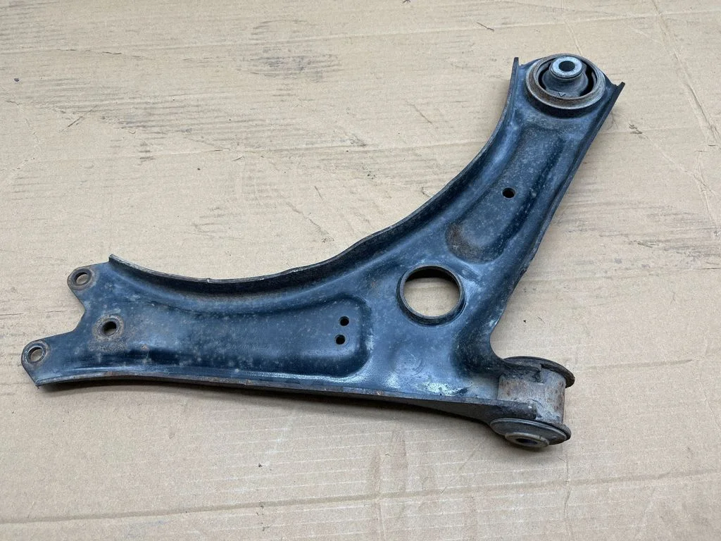 Front lower control arm/wishbone 1K0407151BG
