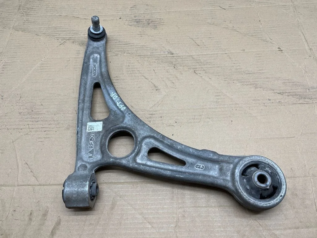 Front lower control arm/wishbone 54501E6100