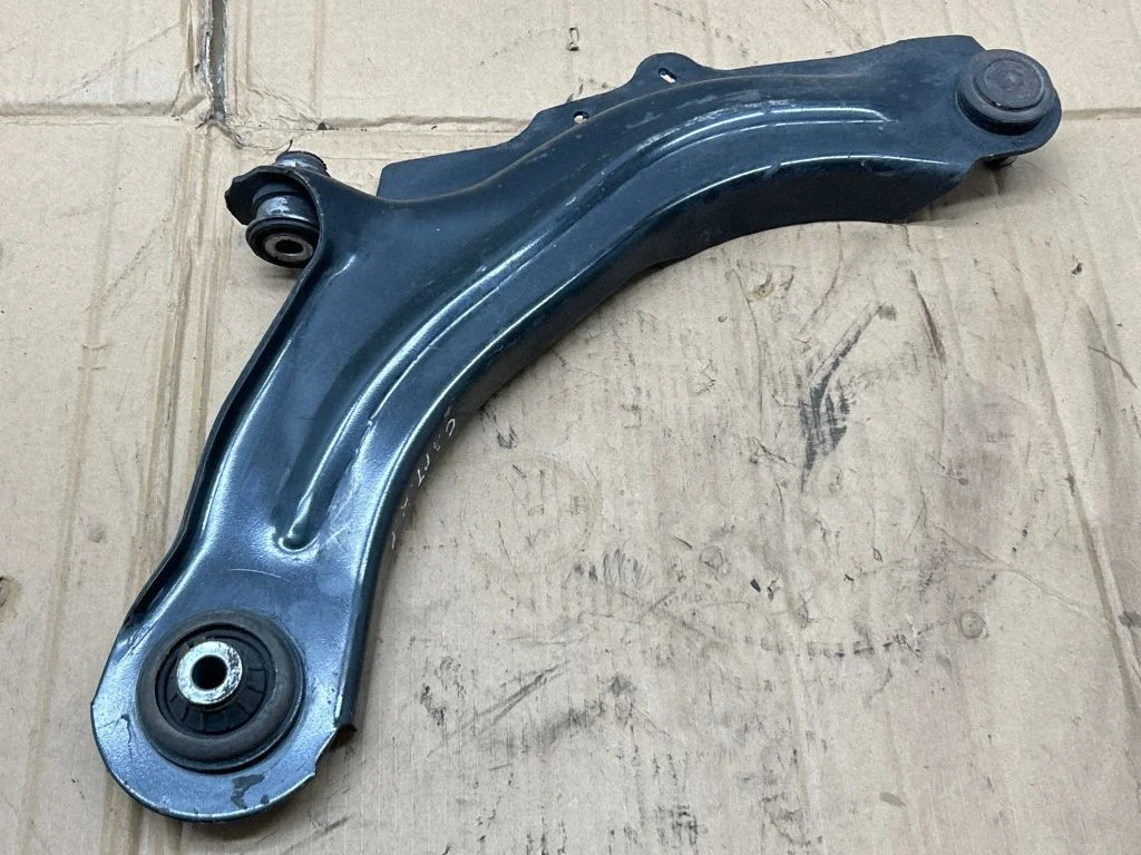 Front lower control arm/wishbone – Renault Captur (2013-2020), front left