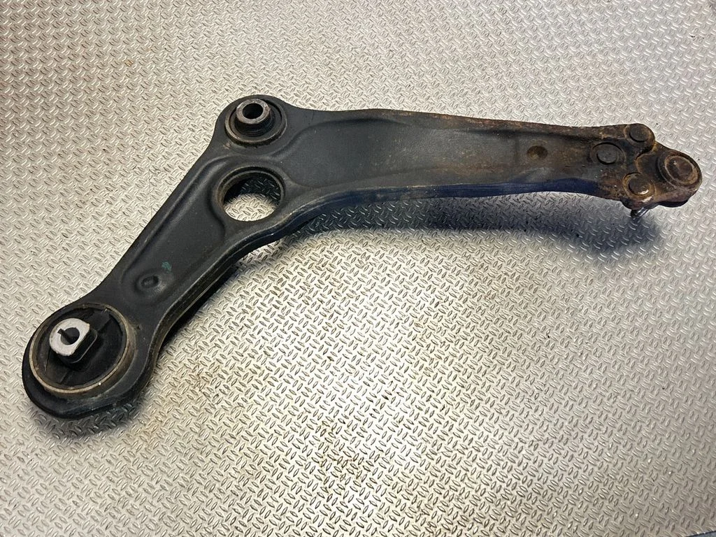 Front lower control arm/wishbone PG04X