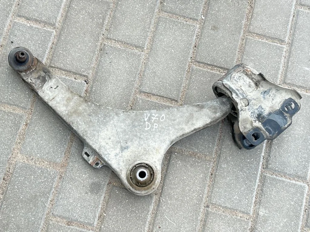 Front lower control arm/wishbone – front right