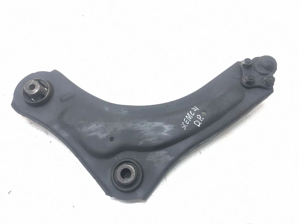 Front lower control arm/wishbone – right