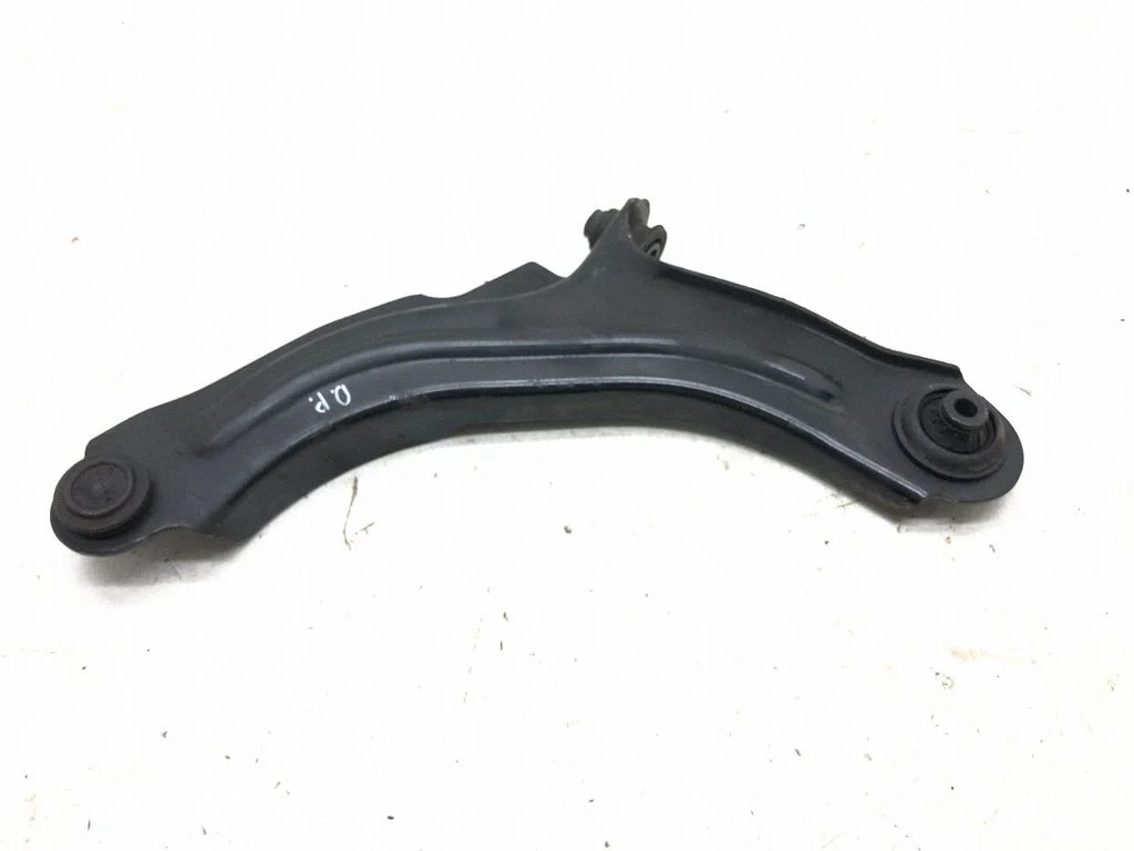 Front lower control arm/wishbone 8200041166