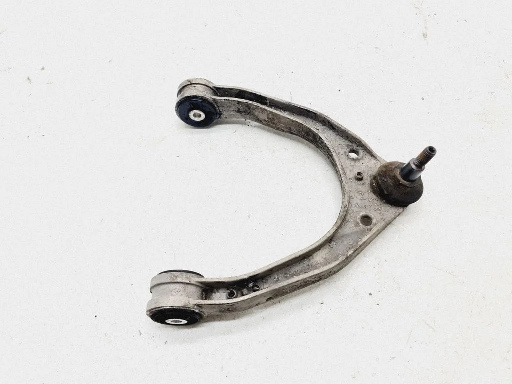 Front lower control arm/wishbone 7L0407047A