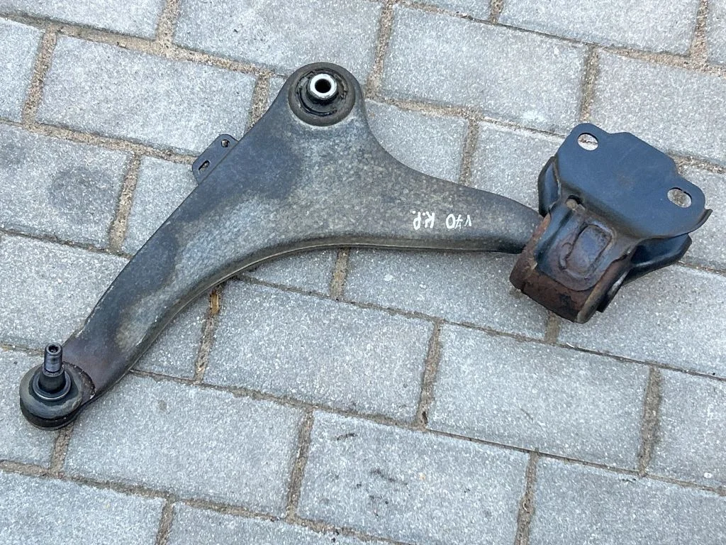 Front lower control arm/wishbone – front left