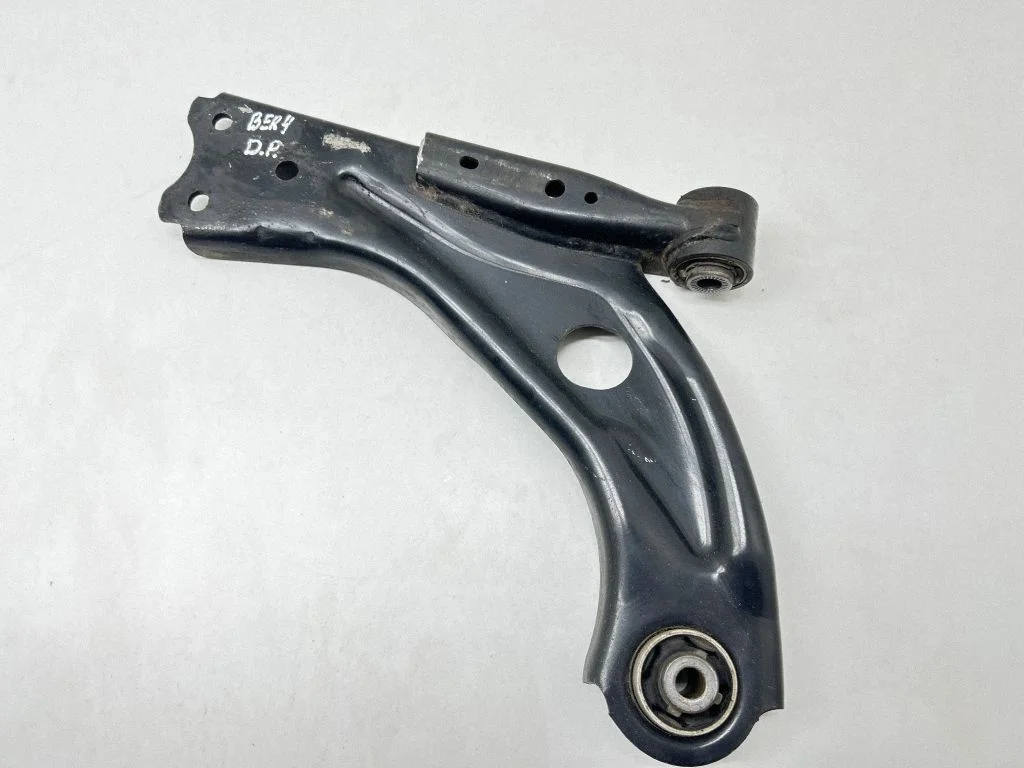 Front lower control arm/wishbone 98138522