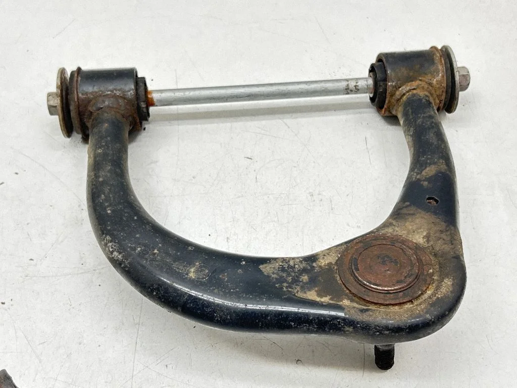 Front upper control arm/wishbone 4863060040