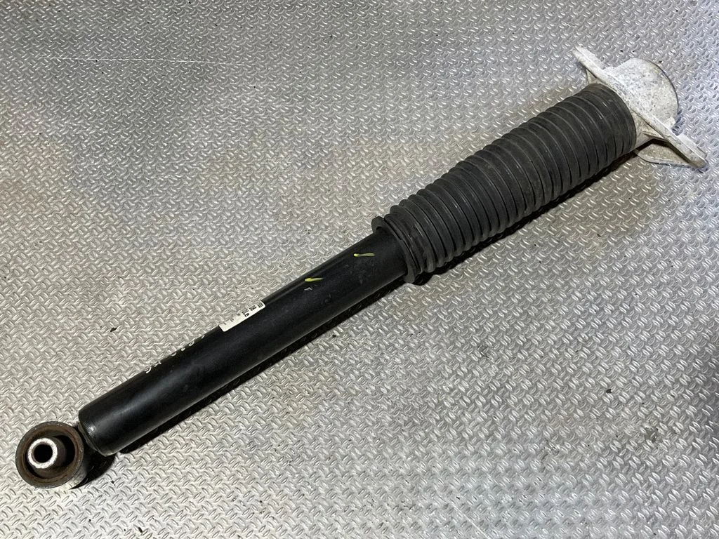 Amortyzator tylny 55300F1530