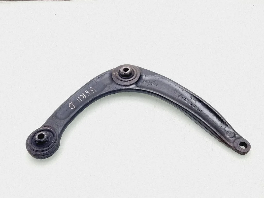 Priekšējā apakšējā svira/svārsts 557451