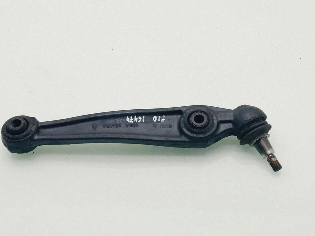Front lower control arm/wishbone 677189404