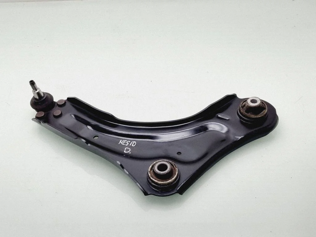 Front lower control arm/wishbone – front right