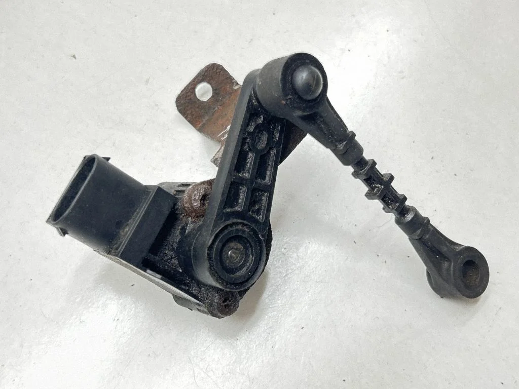 Headlight/headlamp level sensor – Land Rover Range Rover Evoque L538 (2011-2018)