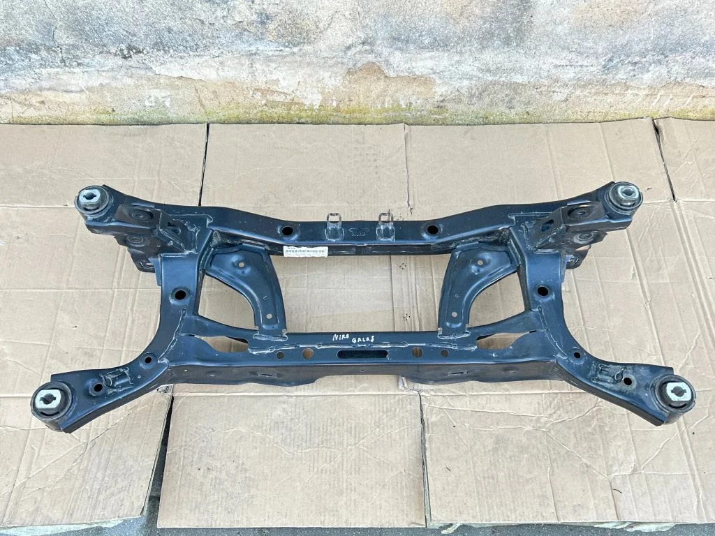 Rear subframe 55418AT000