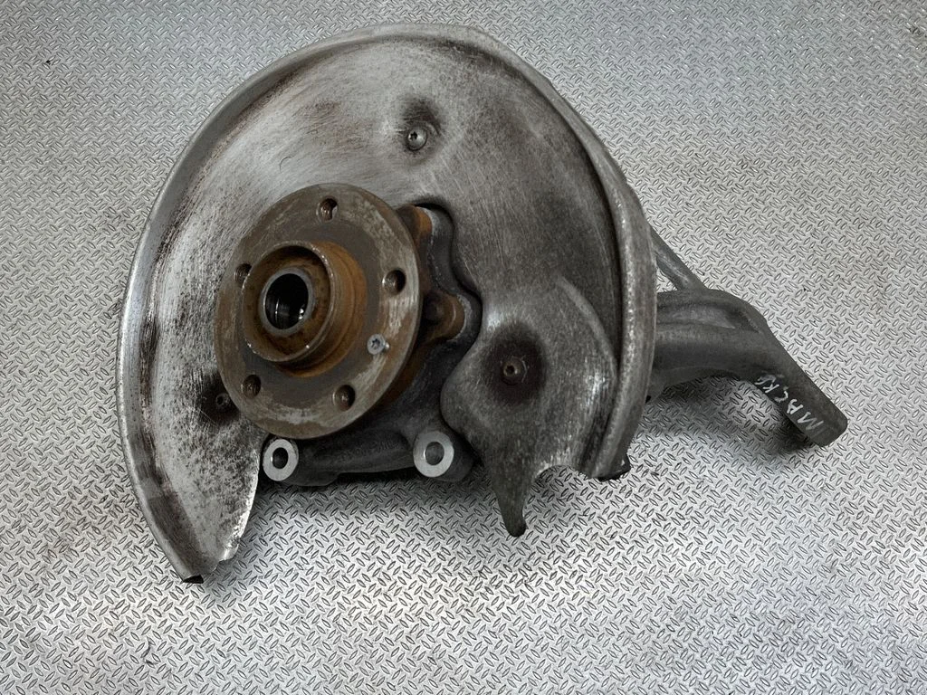 Rear wheel hub spindle/knuckle – Porsche Macan (95B) (2014-2018)