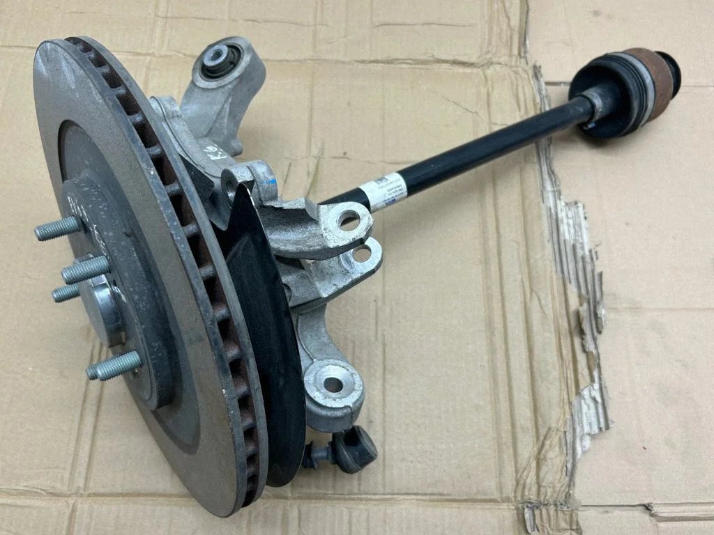 Aizmugurējais rumbas turētājs (šķautne) 49800GI000