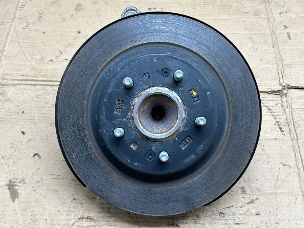Rear wheel hub spindle/knuckle 52710AT000