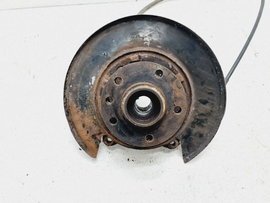 Rear wheel hub spindle/knuckle 7L6505436A