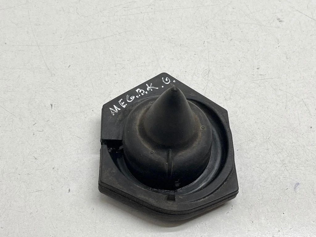 Rear coil spring rubber mount 552400003R