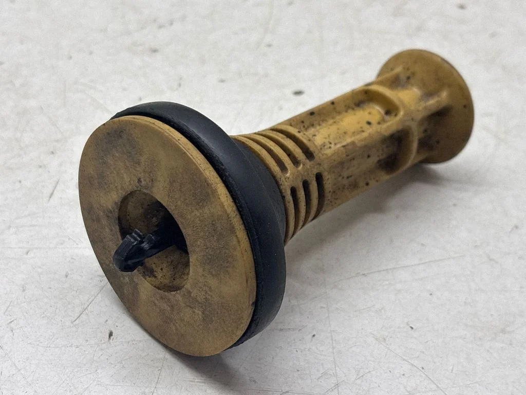 Rear coil spring rubber mount 555220013R