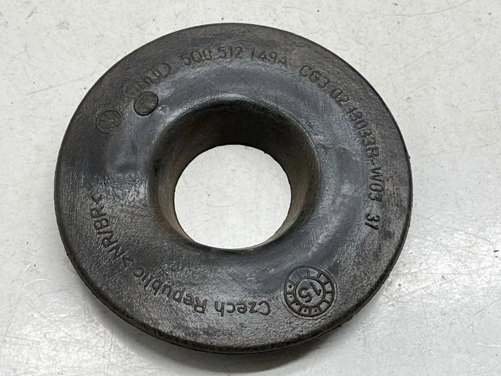Rear coil spring rubber mount 5Q0512149A