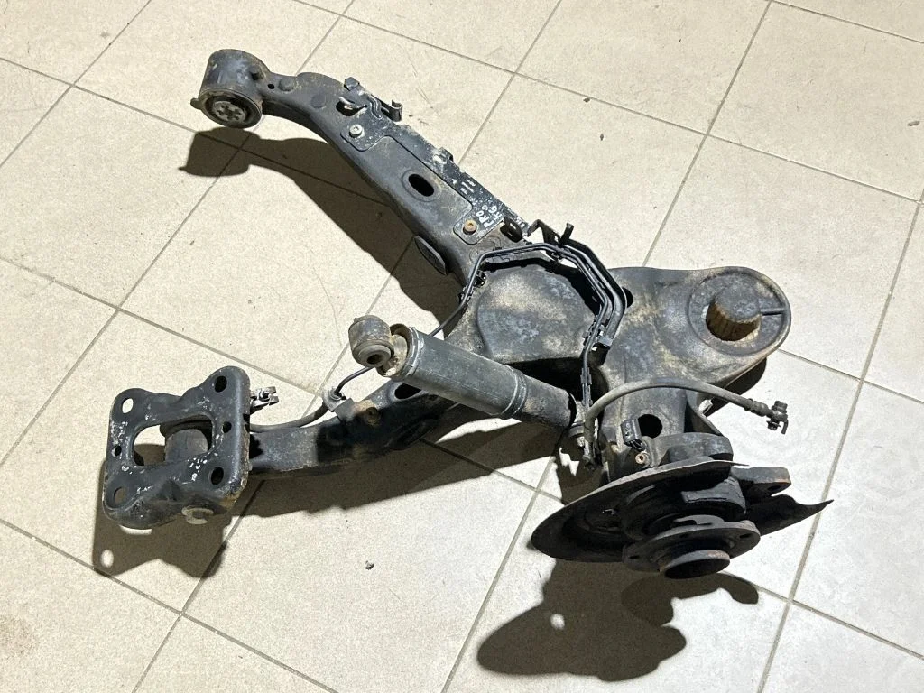 Rear wheel hub spindle/knuckle 8807606080