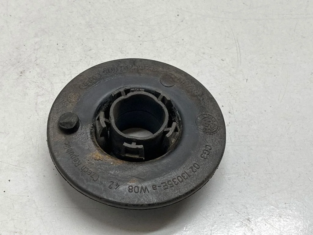 Rear coil spring rubber mount – Skoda Octavia Mk3 (5E) (2013-2019)