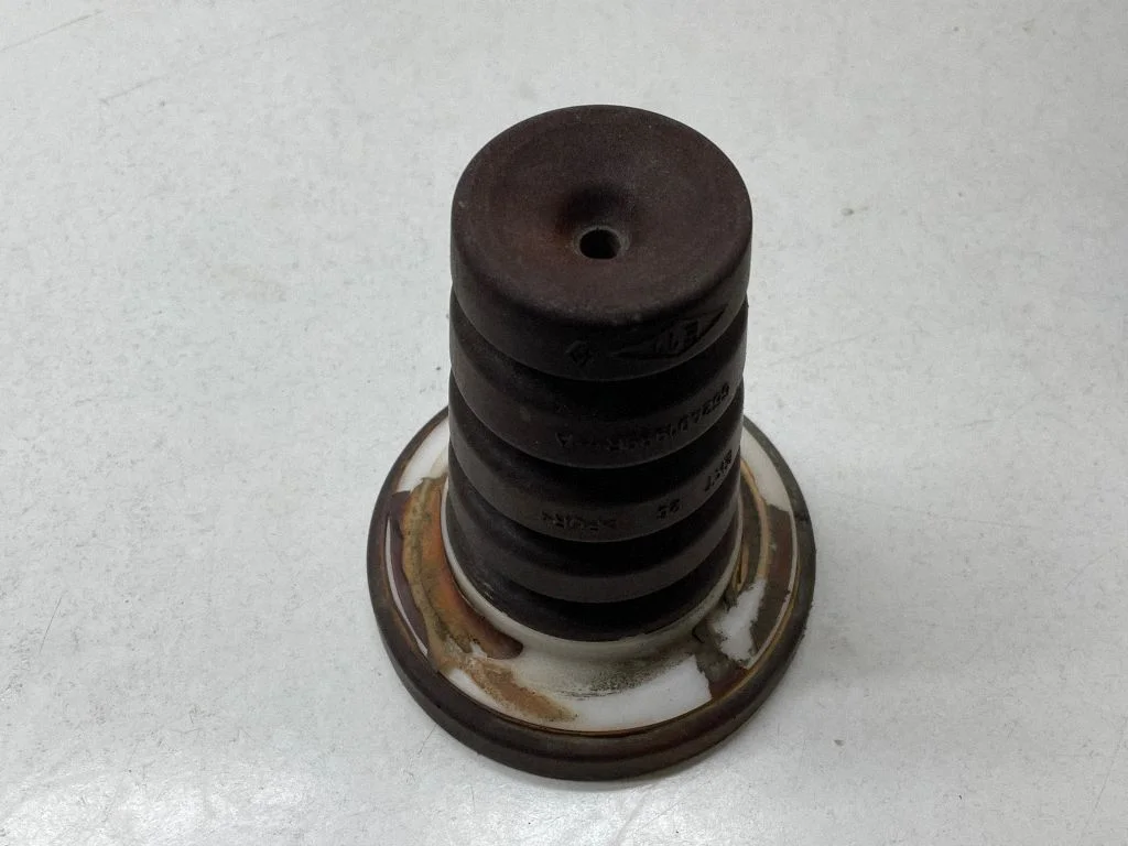 Tagumise keerdvedru kummipadi 552401999R