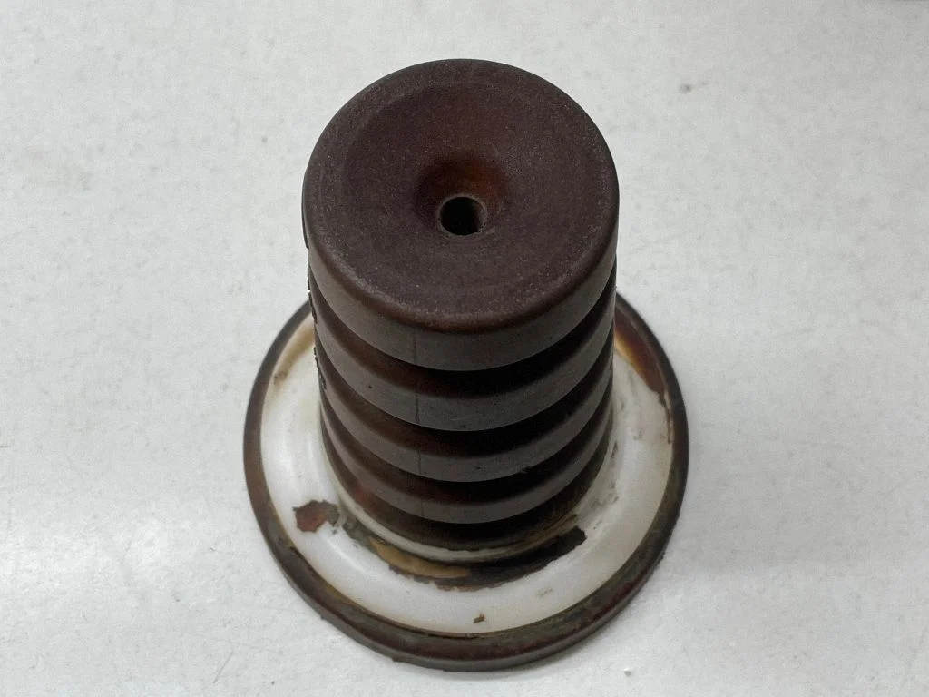 Tagumise keerdvedru kummipadi 552401999R