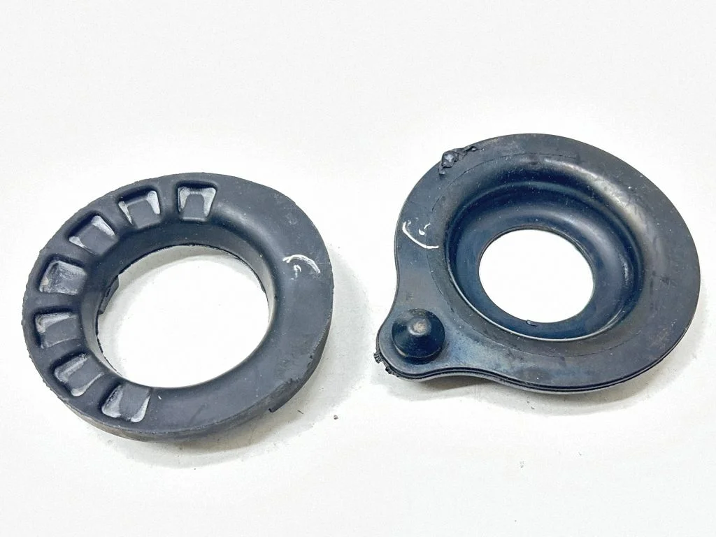 Rear coil spring rubber mount 48258K0030