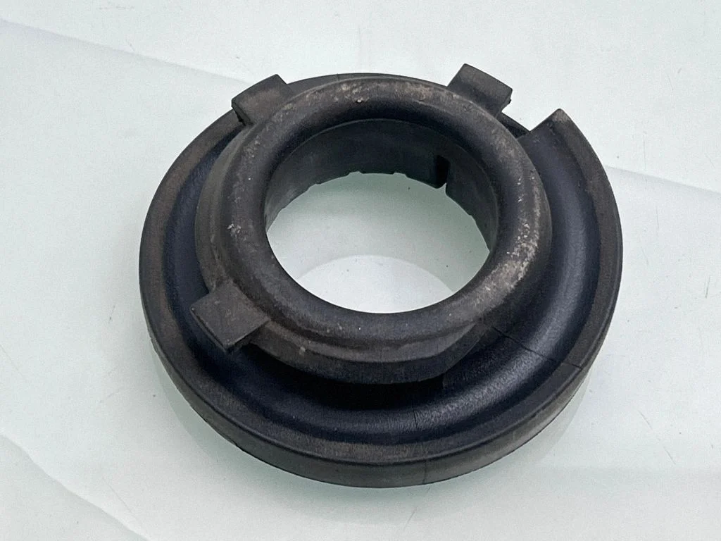 Tagumise keerdvedru kummipadi 55331D3000