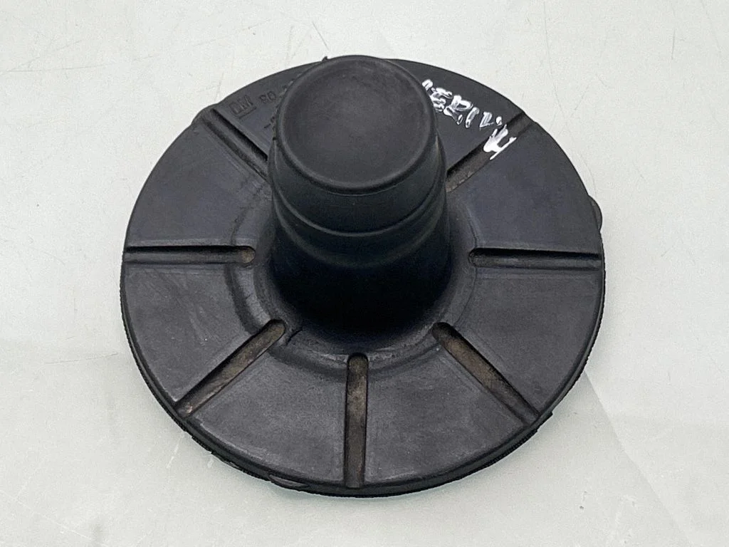 Tagumise keerdvedru kummipadi – Opel Meriva B (2010-2016)