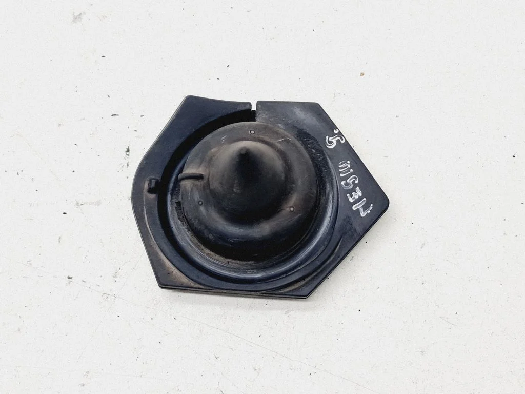 Rear coil spring rubber mount 552400003R
