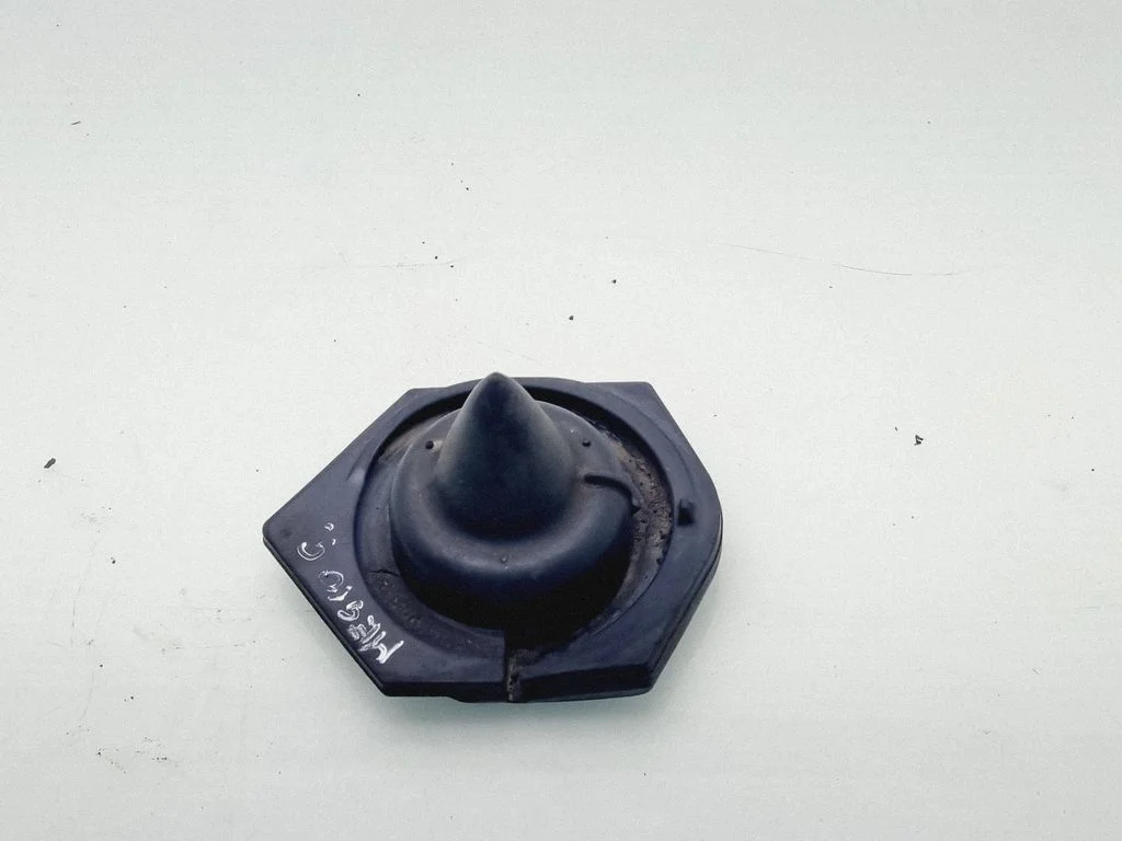 Rear coil spring rubber mount 552400003R