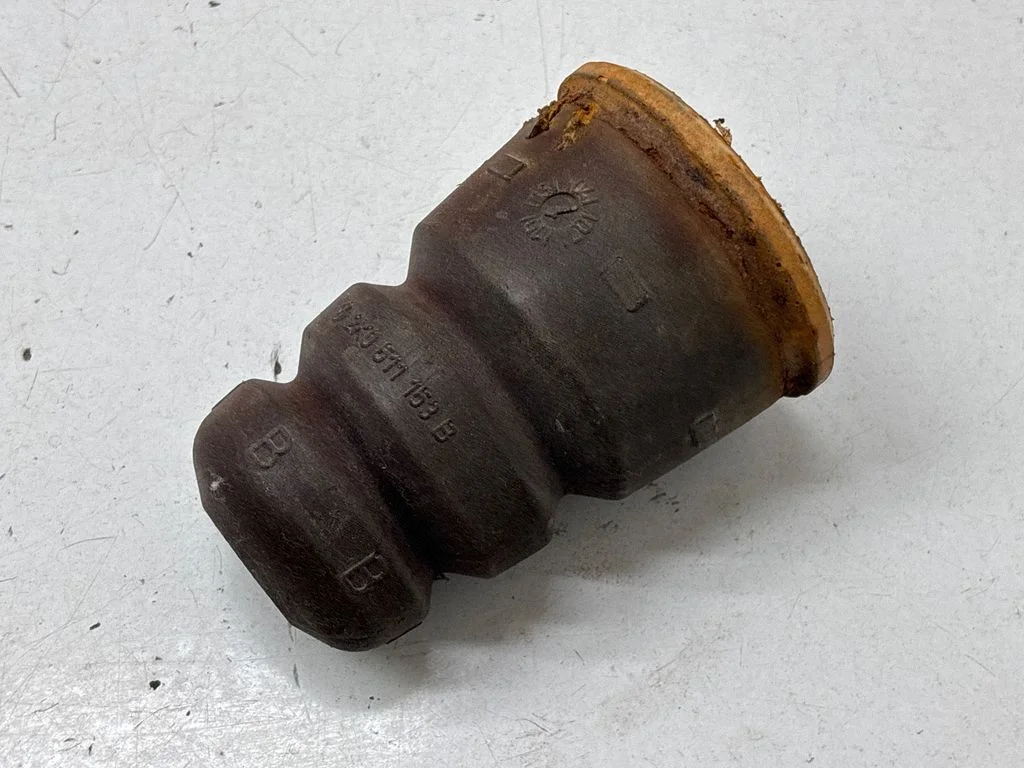 Rear coil spring rubber mount – Volkswagen Caddy (2011-2016)