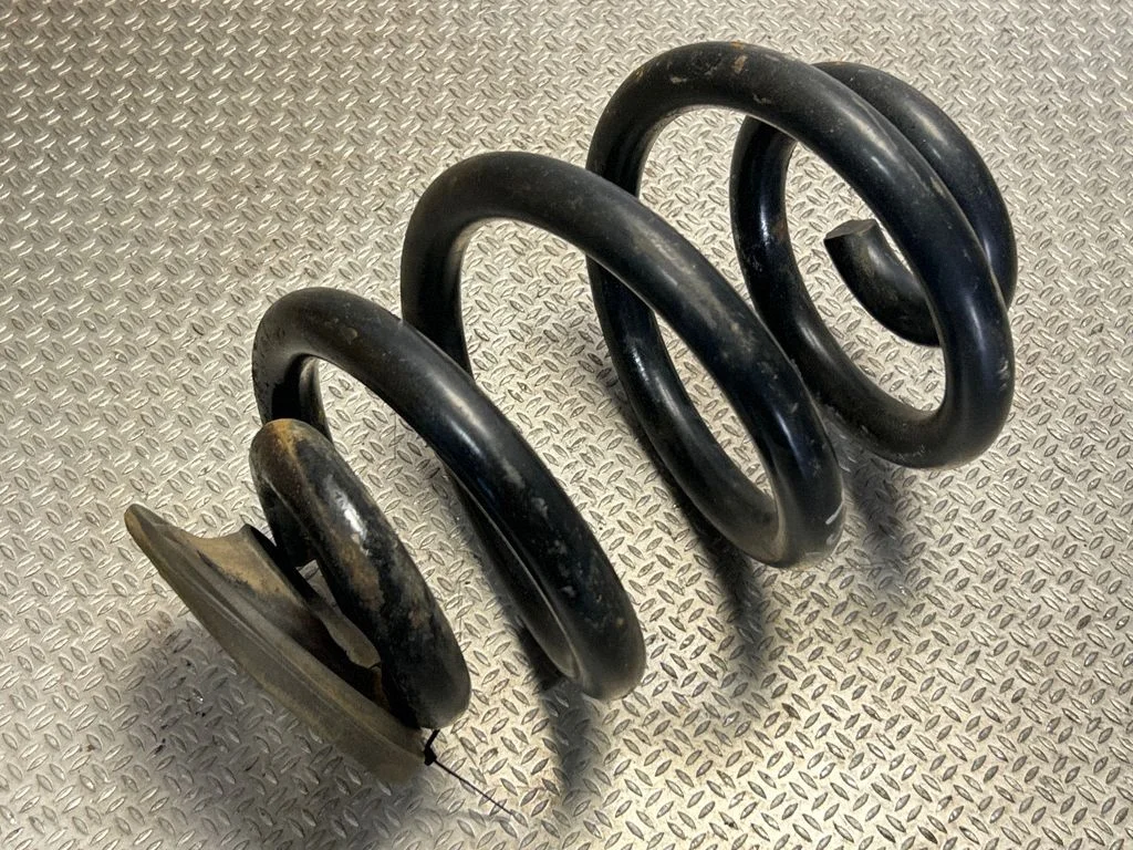 Rear coil spring 744871000910830