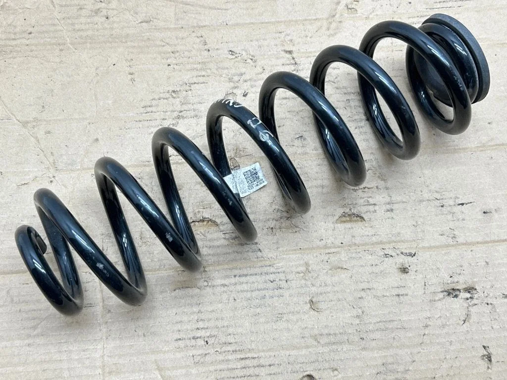 Rear coil spring 55330AO200