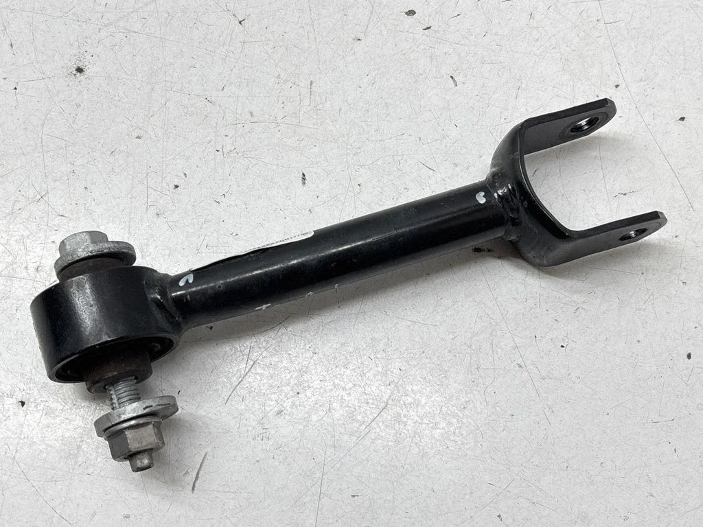 Rear control arm 104443100H