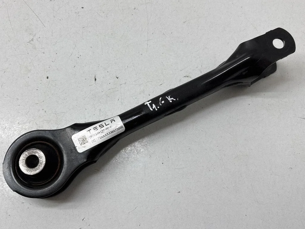 Rear control arm – Tesla Model Y (2020-)