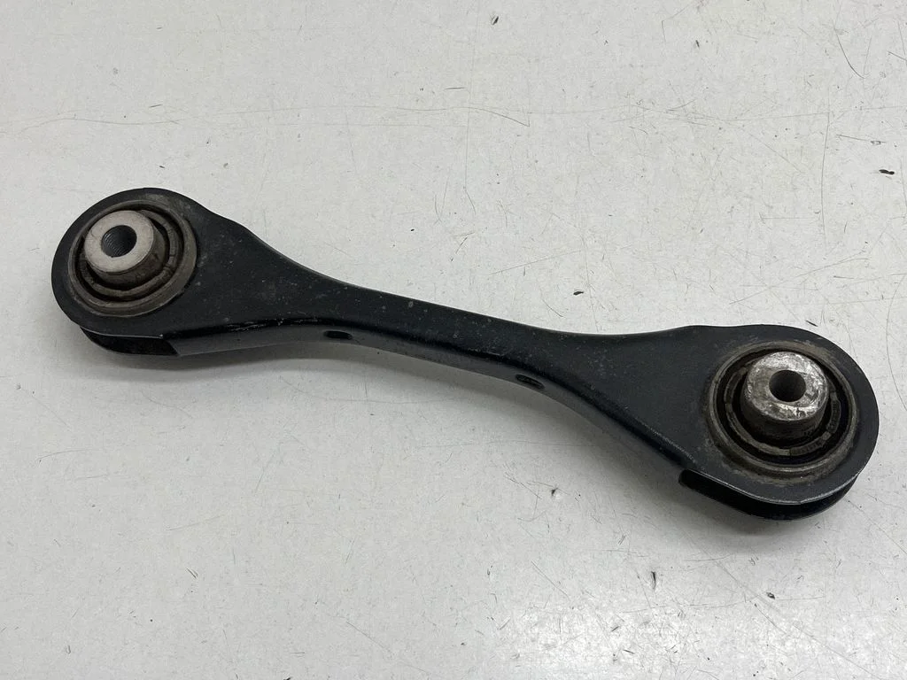 Rear control arm – rear left