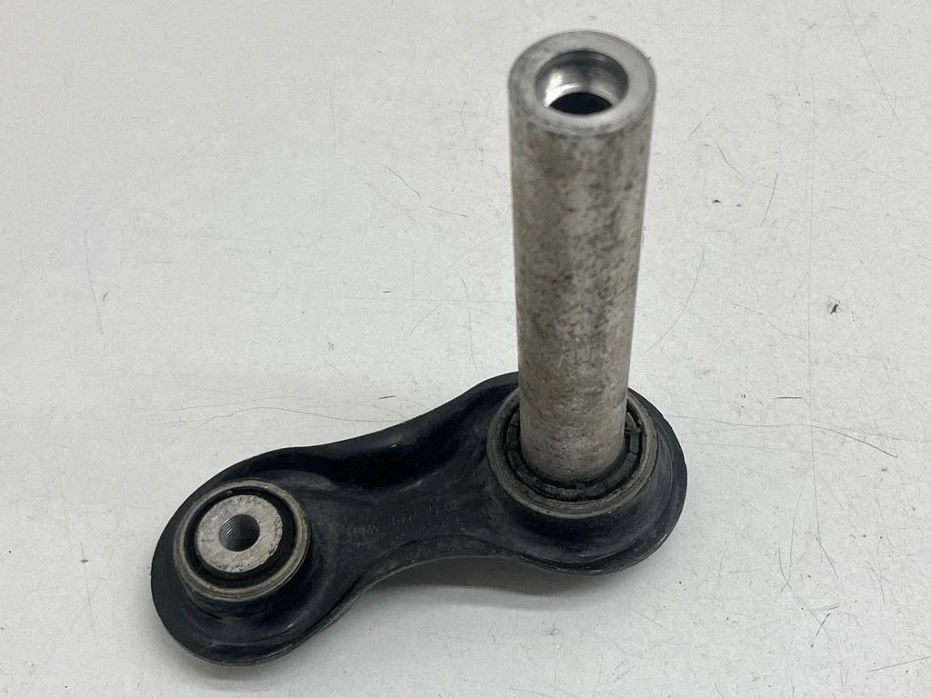 Tagumine õõtshoob – BMW X5 F15 (2013-2017)