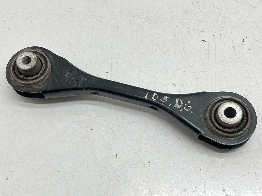 Rear control arm – rear right