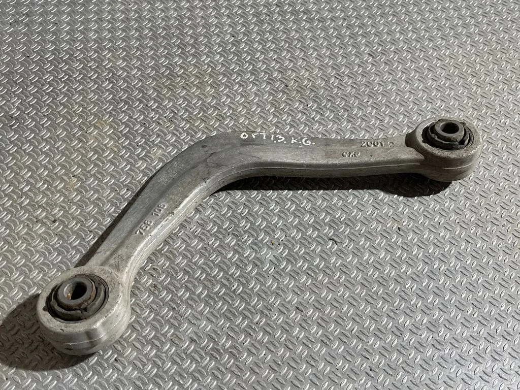 Rear control arm 55110C3000