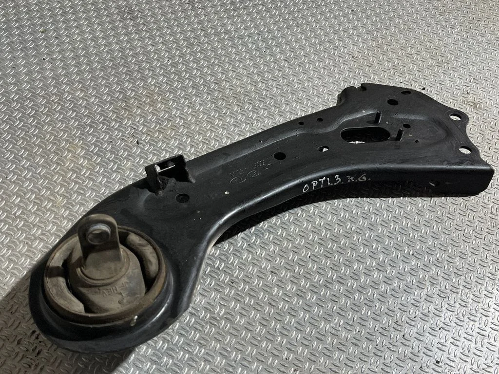 Rear control arm 55271A8300
