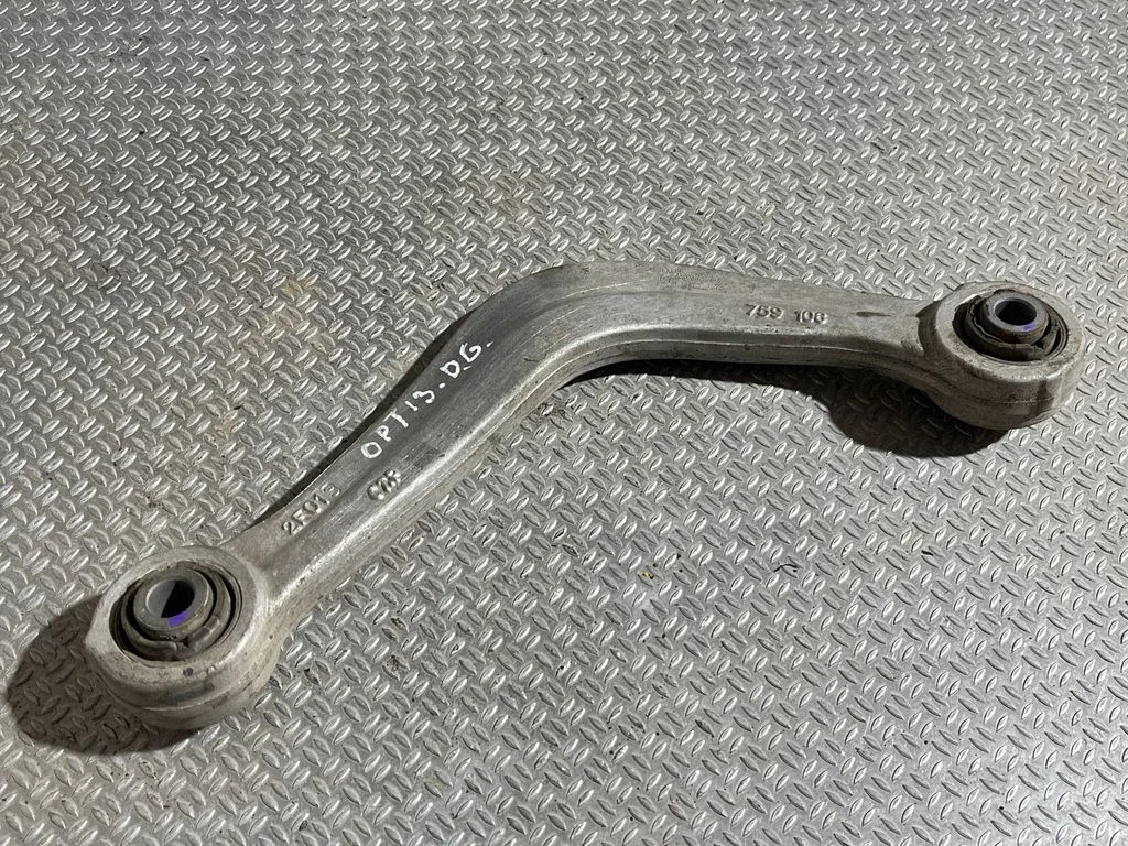 Rear control arm 55120C3000