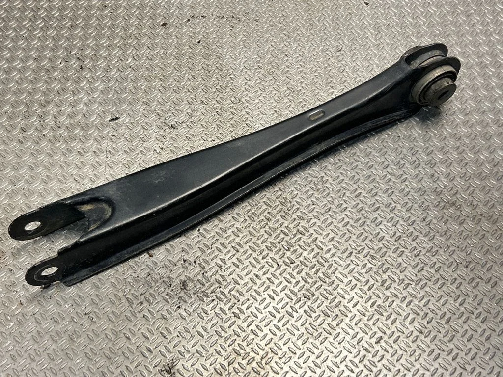 Rear control arm AD9Z0