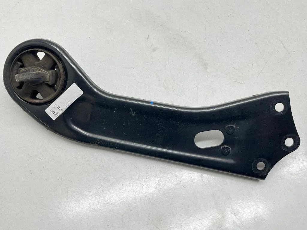 Rear control arm 55270H3000