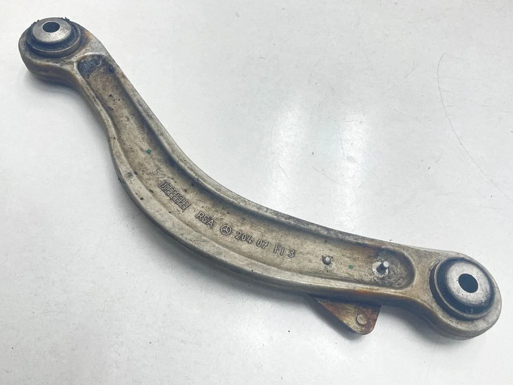 Rear control arm 20407F13