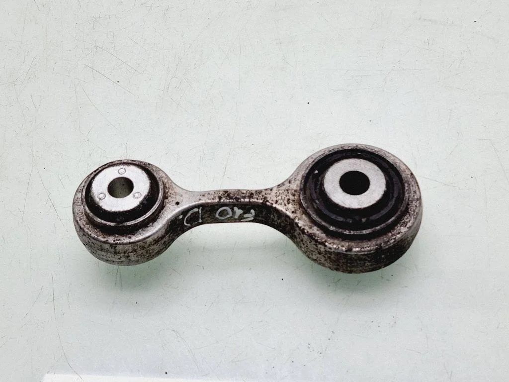 Rear control arm 6775683