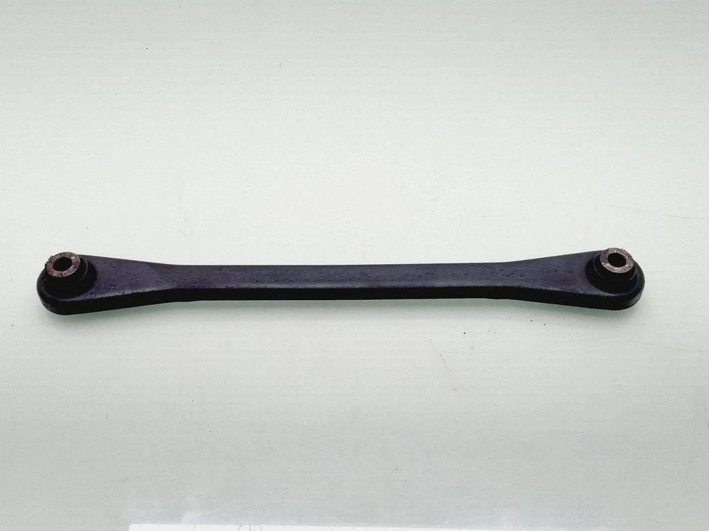Rear control arm – rear left