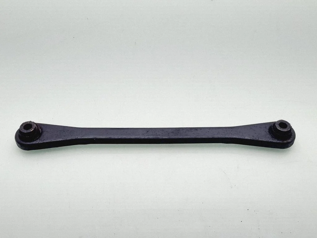 Rear control arm – rear right